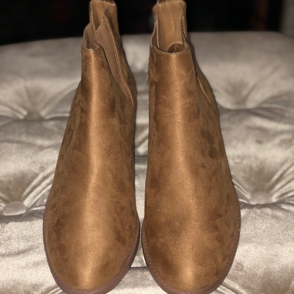 Bershka camel color with low heel Size 7.5 - Picture 2 of 6